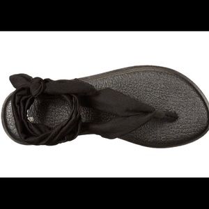 Sanuk black sandals. Like new. Size 8.